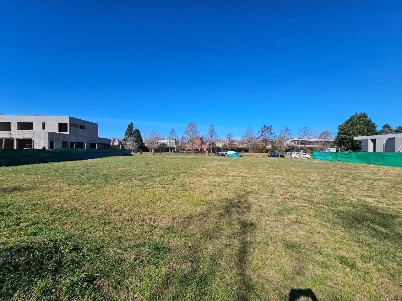 6391939_19157310973598166988701396944653174376553136461128743761807776855408698124996